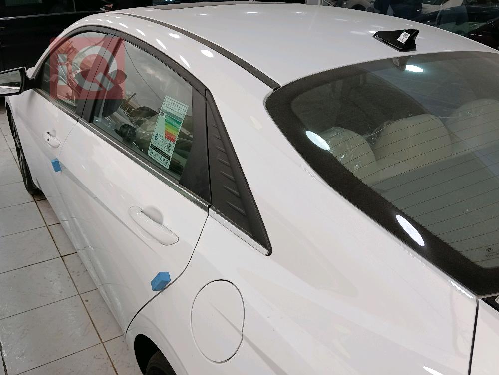 هیوندای ئەلەنترا